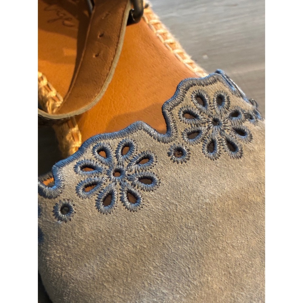 Crown Vintage Blue Suede Floral Embroidered Espadrille Ankle Strap Flats 8.5 - Picture 3 of 11